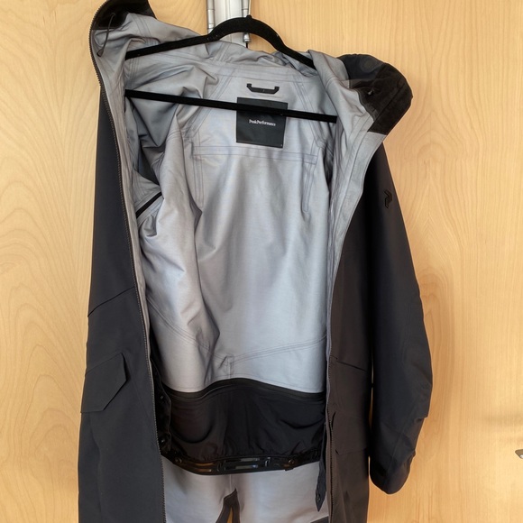 Peak performance Volcan jacket GORE-TEX small - Picture 2 of 3